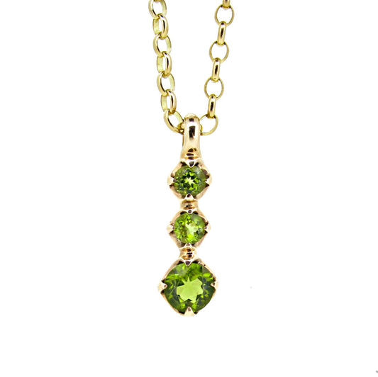 Luscious Pendant with Facetted Peridot in 9ct Gold