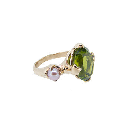 Edwardian Majesty Ring with Peridot and Pink Pearl in 9ct Ina Gold