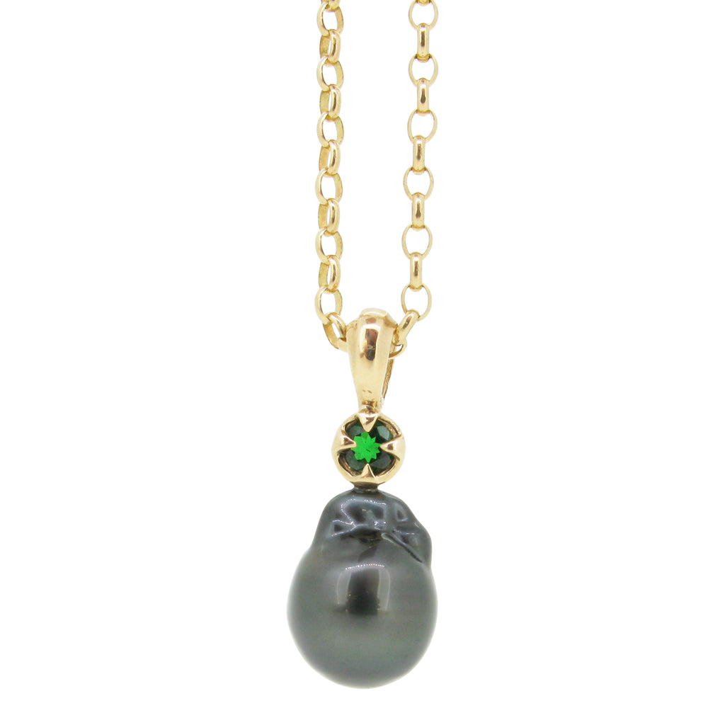 Little Obelia Pendant with Black Tahitian pearl and Tsavorite Garnet in 9ct Gold