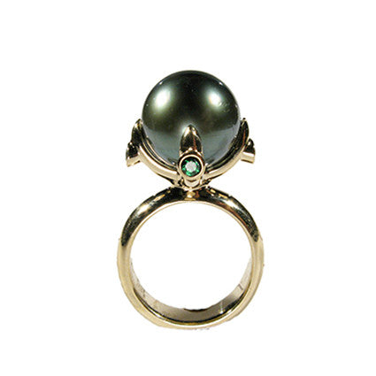 Queen Ring with Tahitian Pearl and Green Tourmaline