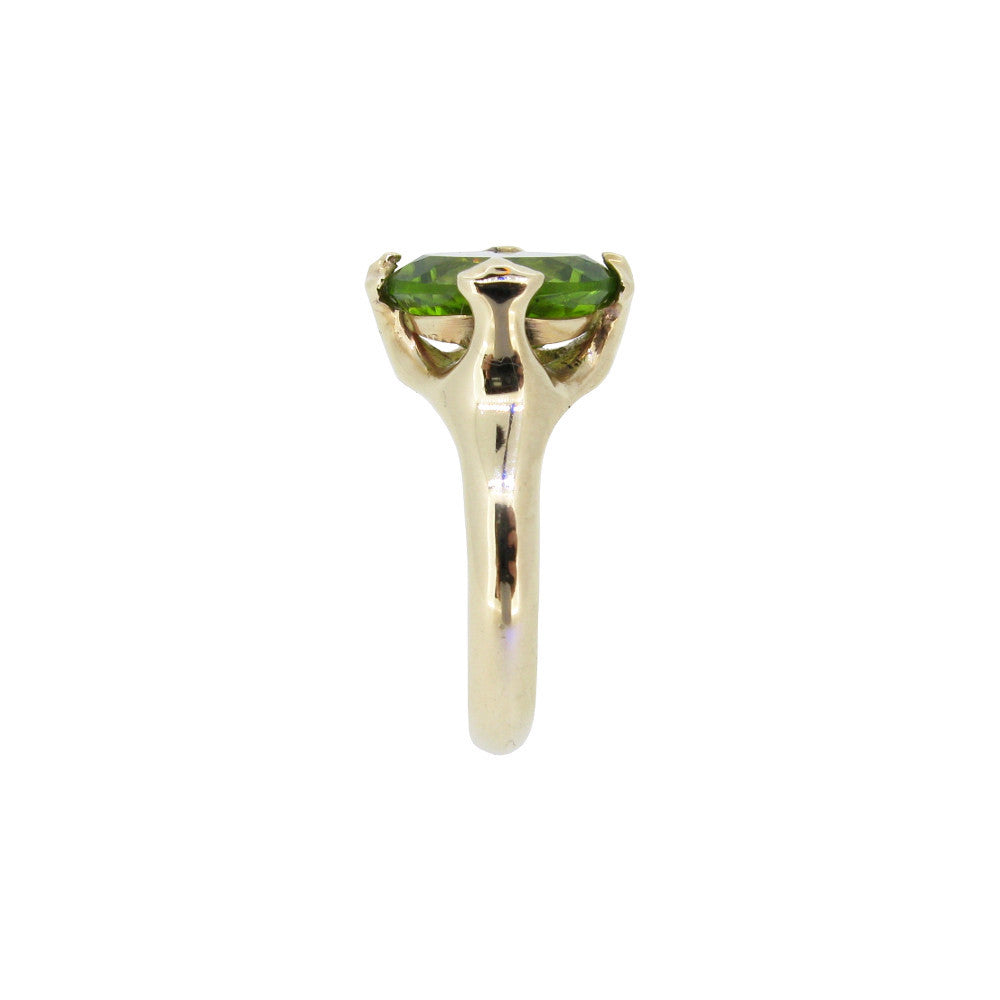 Majesty Ring with Peridot in 9ct Gold