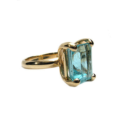 The Rock Ring with Aquamarine in 9ct Ina Gold