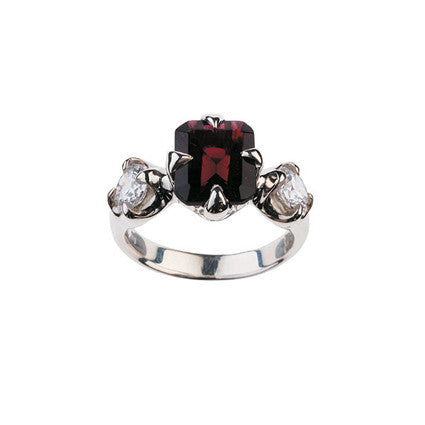 Edwardian Ring with Ruby and Diamonds in 18 ct White Gold