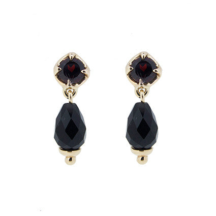 Grande Tante Earring with Garnet and Facetted Onyx in 9ct Ina Gold
